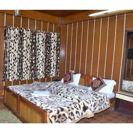 Hotel Rock Stone Мусори Екстериор снимка