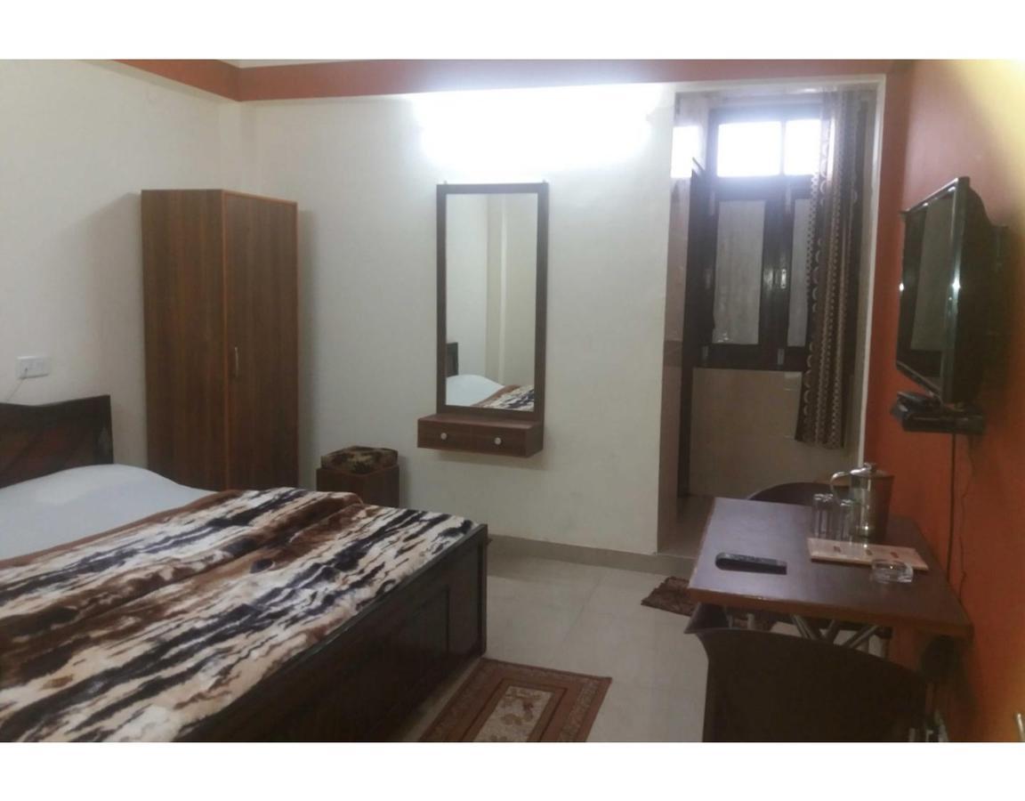 Hotel Rock Stone Мусори Екстериор снимка